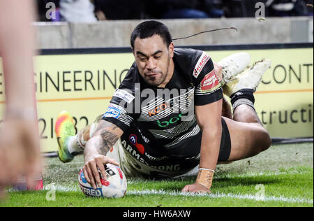 Hull FC Mahe Fonua erhält einen Versuch während der Super-League-Spiel im KCOM-Stadion, Rumpf. Stockfoto