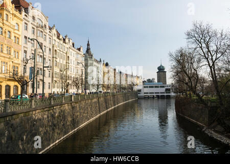 Gebäude am Masarykovo nabrezi, Nove Mesto, Prag, Tschechische Republik, Europa Stockfoto