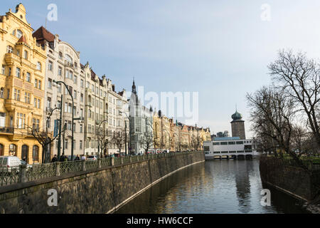 Gebäude am Masarykovo nabrezi, Nove Mesto, Prag, Tschechische Republik, Europa Stockfoto