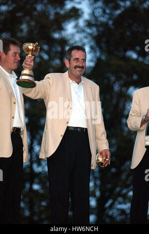 SAM TORRANCE Europas RYDER-Cup-02 Kapitän der BELFRY SUTTON COLDFIELD BIRMINGHAM ENGLAND 29. September 2002 Stockfoto