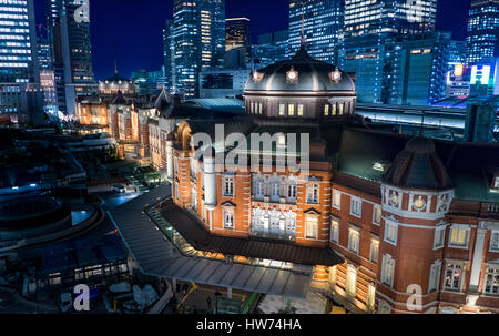 Bahnhof von Tokio bei Nacht. Tokio, Japan. Stockfoto