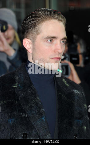 Cast-Mitglieder besuchen die Premiere für "The Lost City of Z' auf der 67. Internationalen Filmfestspiele Berlin (Berlinale) im Zoo Palast mit: Robert Pattinson Where: Berlin, Deutschland bei: Kredit-14. Februar 2017: IPA/WENN.com ** nur verfügbar für die Veröffentlichung in UK, USA, Deutschland, Österreich, Schweiz ** Stockfoto