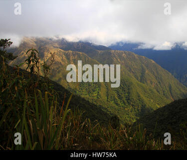 Landschaft entlang des Inka-Trail in Peru Stockfoto