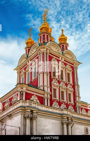 Orthodoxe Kirche in Nowodewitschi-Kloster, Wahrzeichen und Sehenswürdigkeiten in Moskau, Russland. UNESCO-Weltkulturerbe Stockfoto