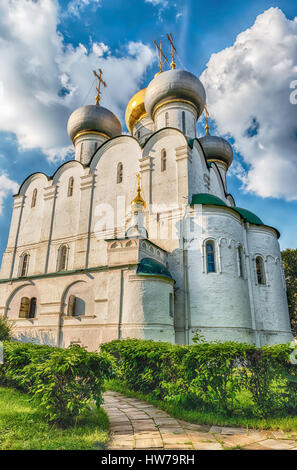 Orthodoxe Kirche in Nowodewitschi-Kloster, Wahrzeichen und Sehenswürdigkeiten in Moskau, Russland. UNESCO-Weltkulturerbe Stockfoto