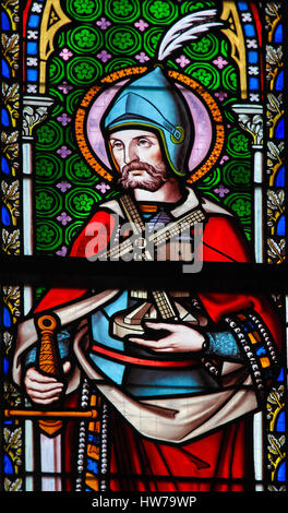 Glasfenster in der Kirche von Sablon in Brüssel, Belgien, Darstellung von Saint-Victor von Marseille (gest. c. 290), christlicher Märtyrer und Heiliger der katholischen. Stockfoto