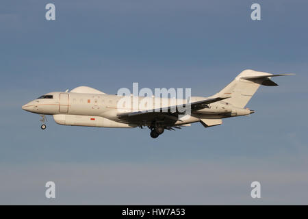 Bombardier Global Express Ansatz zur RAF Mildenhall. Dieses Flugzeug wurde schließlich das neue e-11 von der USAF übernommen. Stockfoto