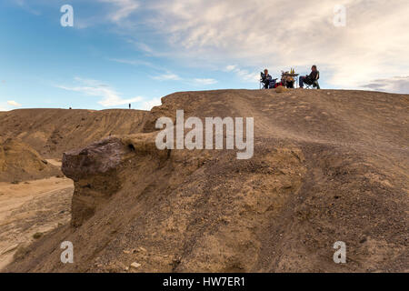 Leute, paar, Picknick, Picknick, Künstler-Palette, Artist Drive, Death Valley Nationalpark, Death Valley, Kalifornien Stockfoto