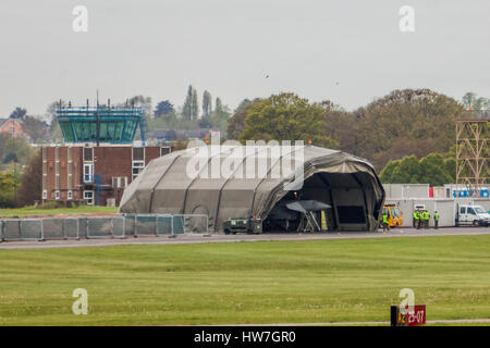 RAF Taifune & RN Sea Kings nehmen befristete Aufenthaltserlaubnis an RAF Northolt, als Teil des Olympischen Wächter.  Mitwirkende: Atmosphäre, wo anzeigen: London, Vereinigtes Königreich bei: 5. Mai 2012 Stockfoto