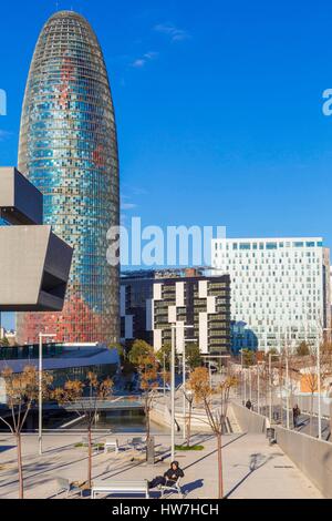 Spanien, Katalonien, Barcelona, Poblenou, Plaça de Les Glories Catalana, den Agbar-Turm (2005) vom französischen Architekten Jean Nouvel Stockfoto