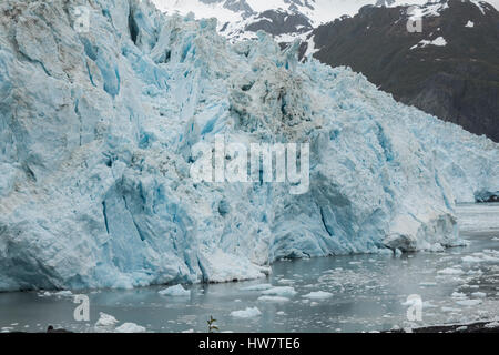 Hautnah am Aialik Gletscher in Kenai Fjords Nationalpark, Alaska. Stockfoto