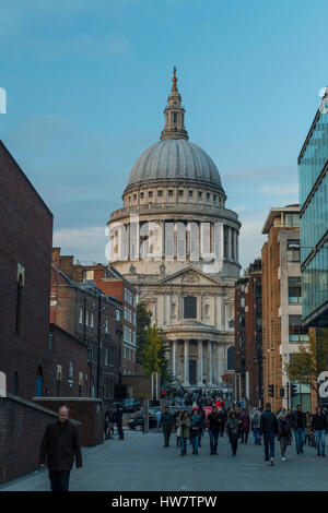 LONDON, ENGLAND - 25. Oktober 2016: die Kuppel der St. Pauls Cathedral. Stockfoto