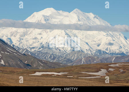 Ein Blick auf den Denali von Stony Hill, Denali-Nationalpark, Alaska. Stockfoto