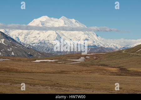 Ein Blick auf den Denali von Stony Hill, Denali-Nationalpark, Alaska. Stockfoto