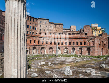 Trajan Markt (lateinisch: Mercatus Traiani, Italienisch: Mercati di Traiano) befindet sich ein großer Komplex von Ruinen in der Stadt Rom auf der Via dei Stockfoto