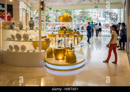 Saigon Centre, bestehend aus einem modernen Einkaufszentrum, Ho-Chi-Minh-Stadt, Vietnam Stockfoto