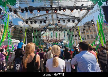 Russland, Sankt Petersburg, Center, Dvotsovaya Square, Kinder festival Stockfoto