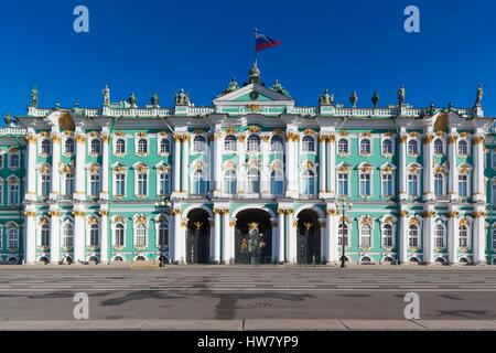 Russland, Sankt Petersburg, Center, Dvotsovaya Square, Winterpalast und Eremitage Stockfoto