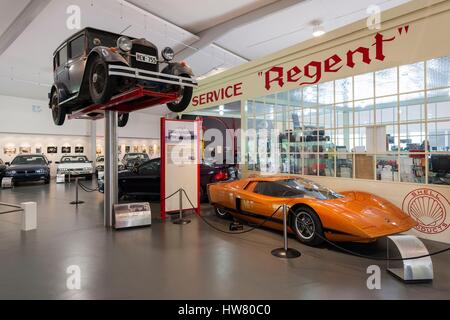 Australien, South Australia, Adelaide Hills, Birdwood, National Motor Museum, innen Tankstelle Stockfoto