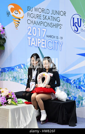 Taipei, Taiwan. 17. März 2017. (L-R) Mie Hamada, Marin Honda (JPN) Eiskunstlauf: ISU World Junior Figure Skating Championships, Frauen Kurzprogramm in Taipei Arena in Taipei, Taiwan. Bildnachweis: AFLO SPORT/Alamy Live-Nachrichten Stockfoto