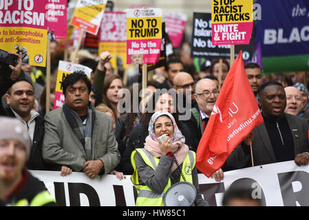 Nein zu Trump. Rassismus. In London fand am Tag des Antirassismus der Vereinten Nationen ein Protest gegen Rassismus statt Stockfoto