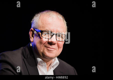 Köln, Deutschland. 18. März 2017. Schauspieler Joachim Krol auf der Bühne des Internationalen Literaturfestivals Lit.Cologne in Köln, Deutschland, 18. März 2017. Foto: Rolf Vennenbernd/Dpa/Alamy Live News Stockfoto