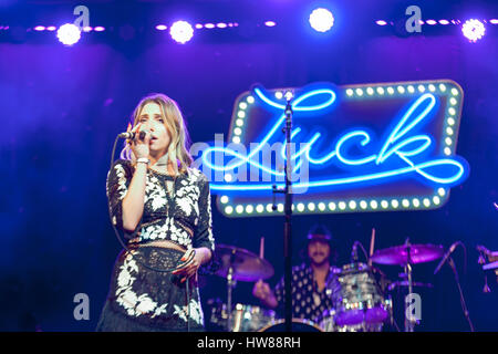 Spicewood, Texas, USA. 16. März 2017. LILY MEOLA führt zu Glück Reunion, eine jährliche Musik-Event anlässlich Willies Nelson Ranch bei SXSW. Bildnachweis: Rustin Gudim/ZUMA Wire/ZUMAPRESS.com/Alamy Live-Nachrichten Stockfoto