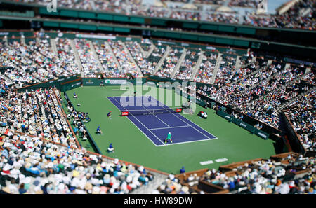 18. März 2017 Gesamtansicht der Stadion 1 Gericht während des Spiels zwischen Jack Sock und Roger Federer der Schweiz während der 2017 BNP Paribas Open in Indian Wells Tennis Garden in Indian Wells, Kalifornien. Charles Baus/CSM Stockfoto