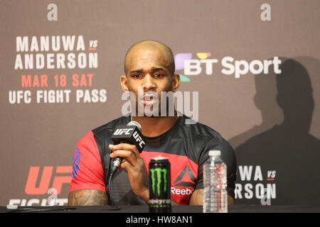 O2 Arena, London, England. 19. März 2017. Jimi Manuwa nimmt Fragen bei der Post-Kampf Pressekonferenz bei UFC Fight Night 107: London Credit: Dan Cooke/Alamy Live News Stockfoto