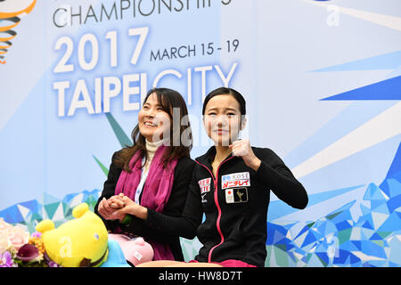 Taipei, Taiwan. 18. März 2017. (L-R) Mie Hamada, Marin Honda (JPN) Eiskunstlauf: ISU World Junior Figure Skating Championships, Frauen Kür in Taipei Arena in Taipei, Taiwan. Bildnachweis: AFLO SPORT/Alamy Live-Nachrichten Stockfoto