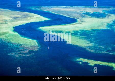 Frankreich, Insel Mayotte (französische überseeische Departements), das Korallenriff und die Passe en S, strenge Naturschutzgebiet Longogori, die meisten bekannten Tauchplatz von Mayotte Lagune rund um die Welt (Luftbild) Stockfoto