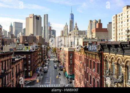 USA, New York, Manhattan, Chinatown, typische Straßenansicht von Chinatown in New York von Manhattan Bridge gesehen Stockfoto