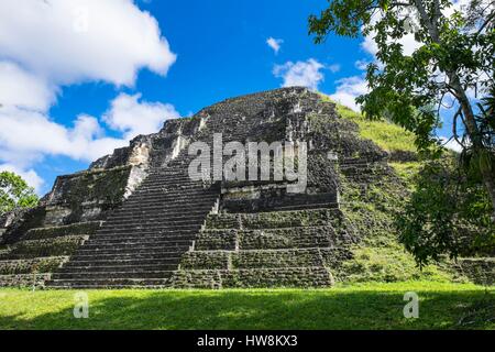 Guatemala, Petén Abteilung Tikal Nationalpark, ein UNESCO-World Heritage site, Mundo Perdido, Gran Pyramide Stockfoto