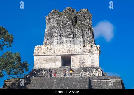 Guatemala, Petén Abteilung Tikal Nationalpark, ein UNESCO-Weltkulturerbe, Gran Plaza, Tempel II oder Tempel der Maske Stockfoto