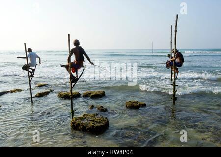 Sri Lanka, Südprovinz, Matara Bezirk, Ahangama, traditionelle Fischerei auf Stelzen (Stelzenfischer) Stockfoto