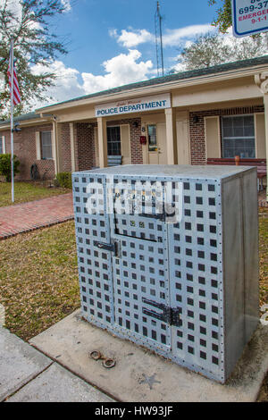 Dekorierten Mülltonnen in Lake Placid Florida bekannt als die Stadt Wandbilder gemalt Stockfoto