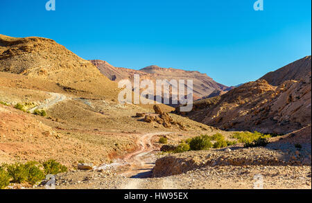 Landschaft des hohen Atlas-Gebirges zwischen Ait Ben Ali und Bou Tharar, Marokko Stockfoto
