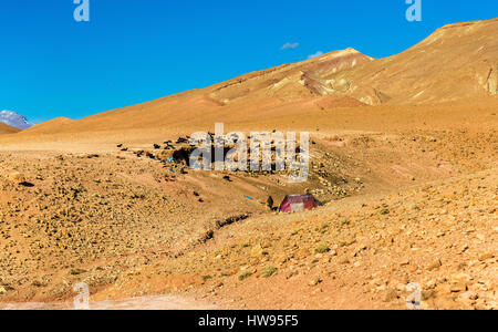 Landschaft des hohen Atlas-Gebirges zwischen Ait Ben Ali und Bou Tharar, Marokko Stockfoto