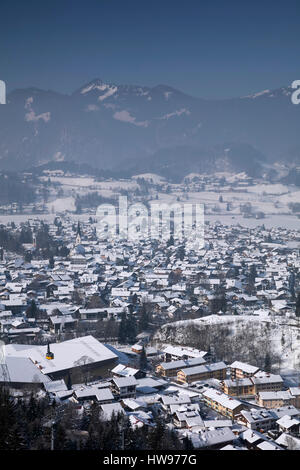 Stadtbild im Winter, Oberstdorf, Allgäuer Alpen, Allgäu, Bayern, Deutschland Stockfoto