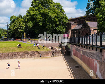 Das Amphitheater in Chester wird geglaubt, um die Website das größte Holzkonstruktion Amphitheater des römischen Reiches außerhalb Roms gewesen Stockfoto