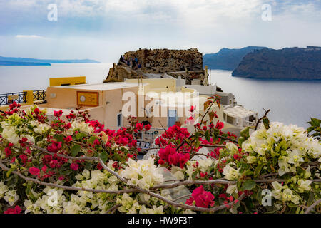 Ein Blick auf die Insel Santorini in Griechenland. Stockfoto