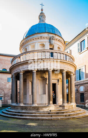 San Pietro in Montorio Kirche im Innenhof den Tempietto, eine kleine Festschrift Martyrium von Donato Bramante gebaut. Rom, Lazio, Italien, Europa. Stockfoto