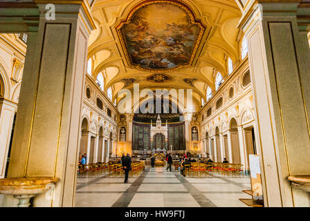 Kirchenschiff und Ziborium Arnolfo di Cambio zugeschrieben. Santa Cecilia in Trastevere ist ein 5. Jahrhundert Kirche in Rom, gewidmet der römischen Märtyrer Saint Ceci Stockfoto