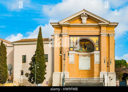 Apsis mit Mosaiken aus dem Triclinium von Papst Leo III. im alten Lateran Palast. Rom, Lazio, Italien, Europa. Stockfoto