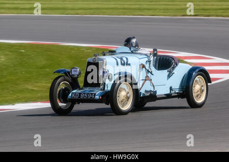 Aufgenommen in der Vintage Sports Car Club (VSCC) Frühling starten Sitzung in Silverstone am 18. April 2015 Stockfoto