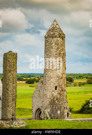 Temple Finghin & McCarthy Turm mit dem Süd-Kreuz im Vordergrund links Stockfoto