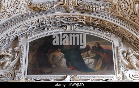 14. Kreuzweg, Jesus wird in das Grab gelegt und bedeckt in Weihrauch, Fragment der Kuppel im Salzburger Dom Stockfoto