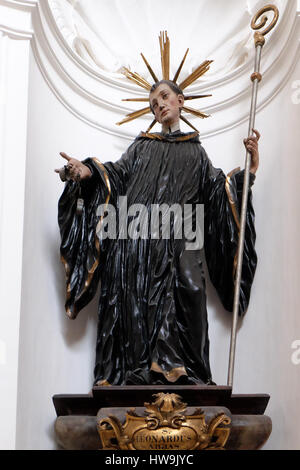 Saint Leonard, Altar in der Stiftskirche in Salzburg am 13. Dezember 2014. Stockfoto