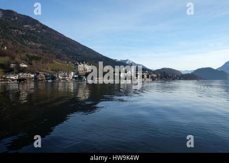 St. Wolfgang Dorf am Wasser am Wolfgangsee See in Österreich am 14. Dezember 2014. Stockfoto