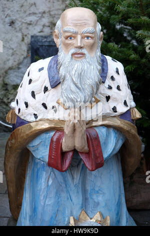 König Gaspar vor der Kirche in St. Wolfgang am Wolfgangsee in Österreich am 14. Dezember 2014. Stockfoto